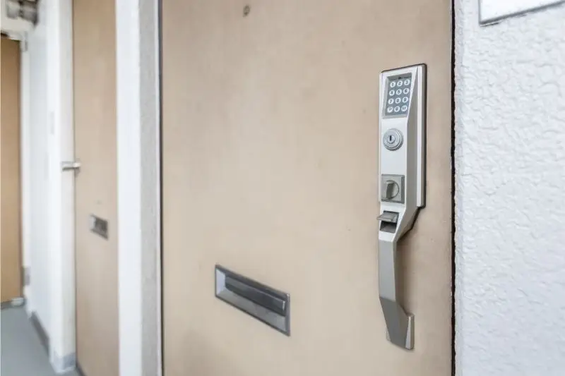 keyless-door-lock-installation